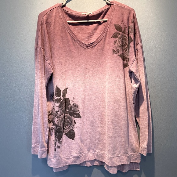 Casual top - Picture 1 of 3